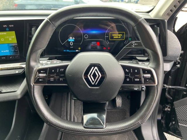 Image for 2023 Renault Megane EQUILIBRE E-TECH EV40 ** LOW MILEAGE ** // APPLE CARPLAY/ANDROID AUTO // HEATED MULTIFUNCTIONAL STEERING WHEEL // DIAMOND CUT ALLOYS