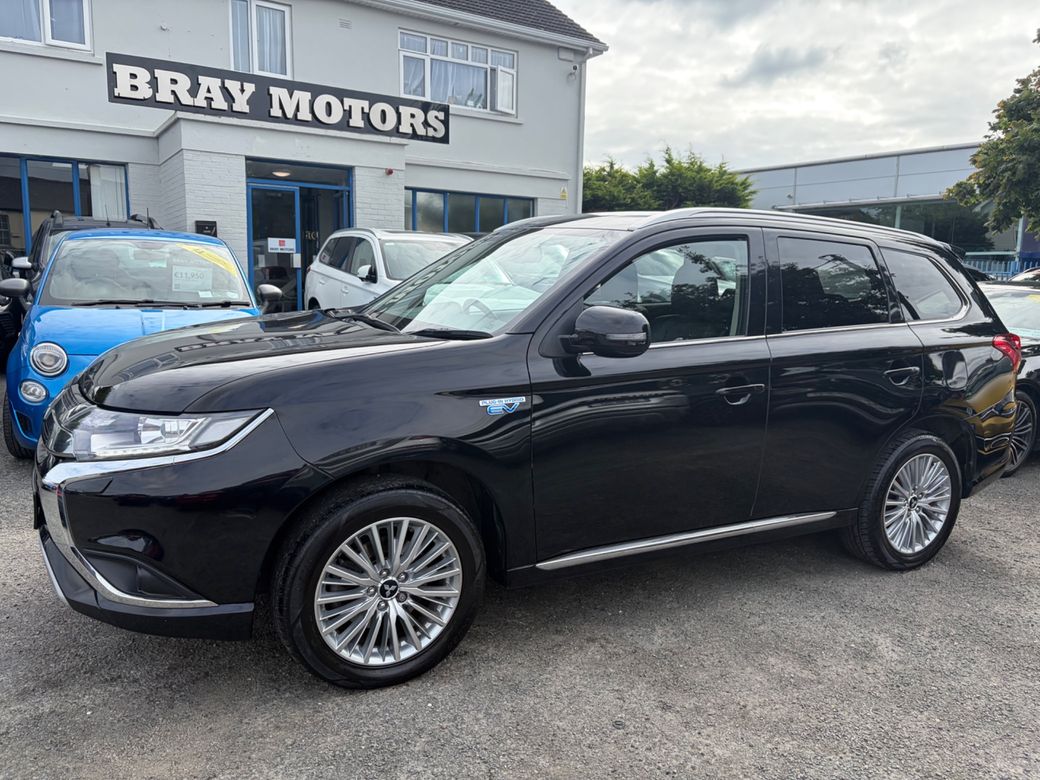 Image for 2019 Mitsubishi Outlander 2019 MITSUBISHI OUTLANDER 2.4 PETROL PLUG IN HYBRID