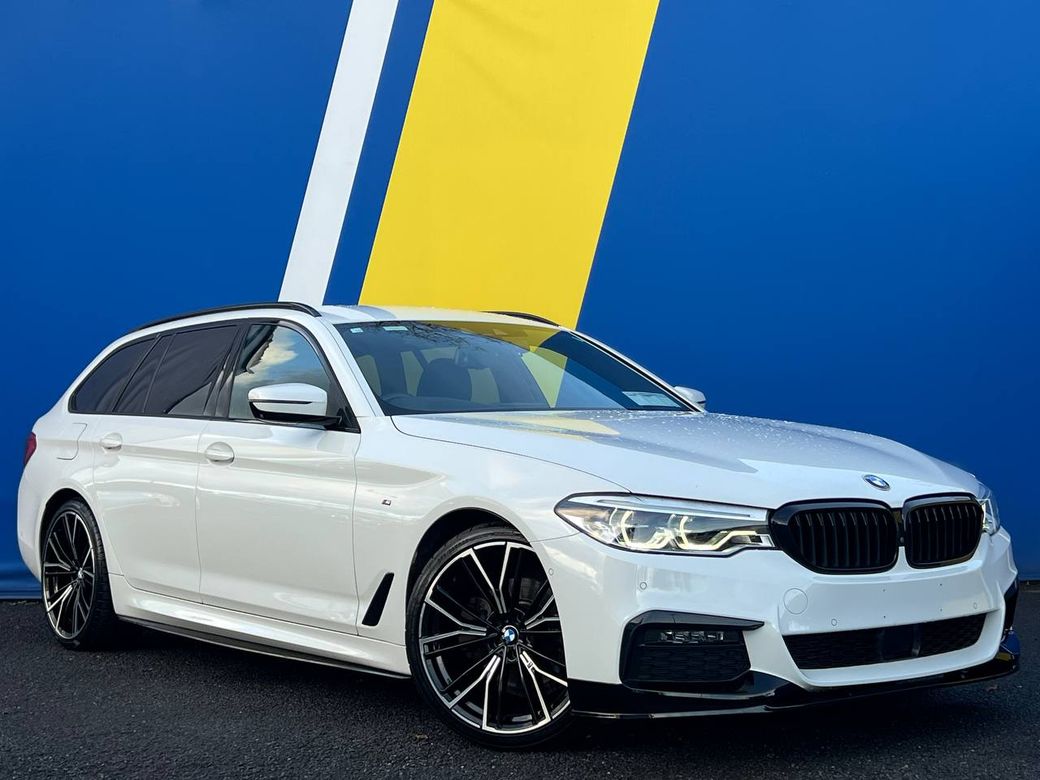 Image for 2018 BMW 5 Series 523d M-SPORT COMPETITION TOURING 2.0 D // NEW M5 ALLOYS // LEATHER M-SPORT HEATED POWERED SEATS // HEADS-UP DISPLAY