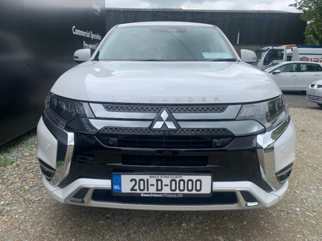 Image for 2020 Mitsubishi Outlander 2.4 PHEV 4WD AUTO // 2 YEARS NCT // LOW MILEAGE // STUNNING EXAMPLE // HALF LEATHER / ALCANTARA SEATS, REVERSE CAMERA AND ELECTRIC TAILGATE // 