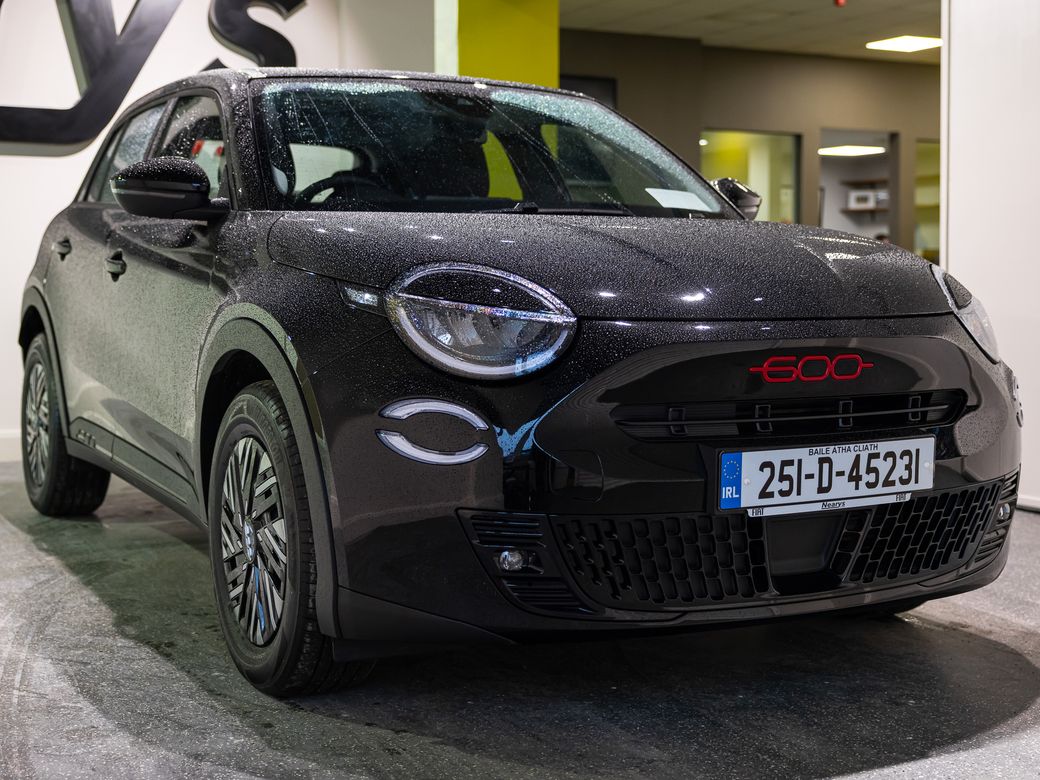 Image for 2025 Fiat 600 RED