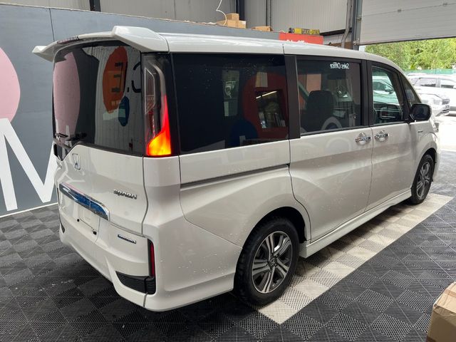 Image for 2020 Honda Stepwagon 2020 HONDA STEPWAGON HYBRID G 2.0 AUTOMATIC / CRUISE CONTROL / PARKING CAMERA / 7 SEATS OPTION / AUTOMATIC & ELECTRIC DOORS AND MORE