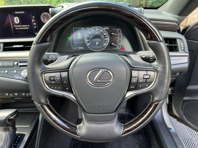 Image for 2021 Lexus ES 300h LUXURY 2.5 HYBRID ** HUGE SPEC ** // OPENING SUNROOF // 360 PARKING CAMERAS // LEATHER HEATED & COOLED SEATS