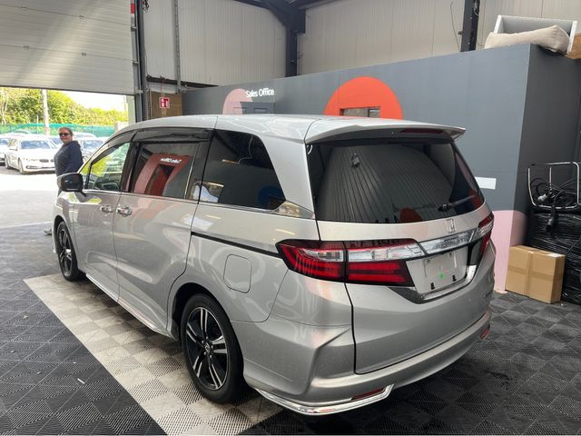 Image for 2017 Honda Odyssey €20950 2017 HONDA ODYSSEY HYBRID ABSOLUTE 2.0 AUTOMATIC / CRUISE CONTROL / REVERSE CAMERA / HEATED SEATS / 7 SEATS / AUTOMATIC DOORS AND MORE