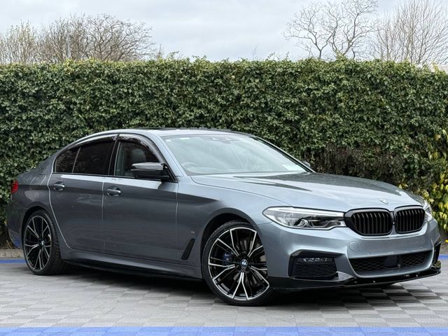 Image for 2019 BMW 5 Series 530e M-SPORT COMPETITION PACK 2.0 HYBRID // FULL SERVICE HISTORY // VERY LOW MILEAGE // NEW M5 COMPETITION ALLOYS