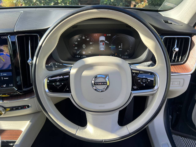 Image for 2020 Volvo XC60 T8 INSCRIPTION AWD 2.0 HYBRID // SERVICE HISTORY // OPENING PNA ROOF // LEATHER HEATED & COOLED SEATS // REVERSE CAMERA