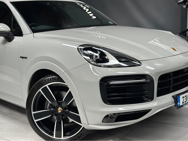 Image for 2023 Porsche Cayenne 3.0 V6 PLATINUM EDITION