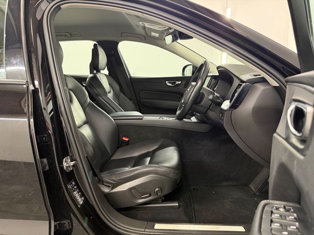 Image for 2018 Volvo XC60 **MOMENTUM AWD MODEL**NCT 03/28**MULTI SERVICE HISTORY **2 KEYS **MULTI FUNCTION STEERING WHEEL **ADAPTIVE CRUISE CONTROL **TOUCHSCREEN BLUETOOTH RADIO **LANE ASSIST **PARK ASSIST **AUTO START STOP **