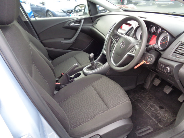 Image for 2016 Opel Astra Saloon 1.6cdti 110PS 4DR