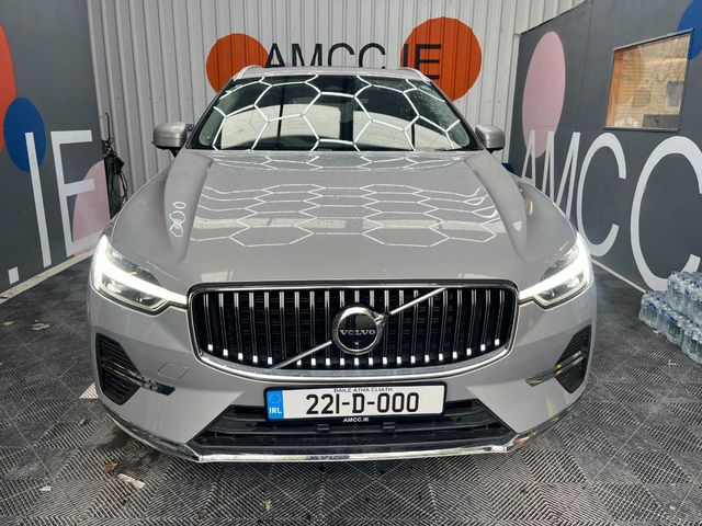 Image for 2022 Volvo XC60 2022 VOLVO XC60 RECHARGE PHVT 6AWD 30K KM AUTOMATIC 2.0// CRUISE CONTROL / 360 PARKING CAMERA / PANORAMIC SUNROOF/ ELECTRIC MEMORY & HEATED SEATS / APPLE CARPLAY AND MORE