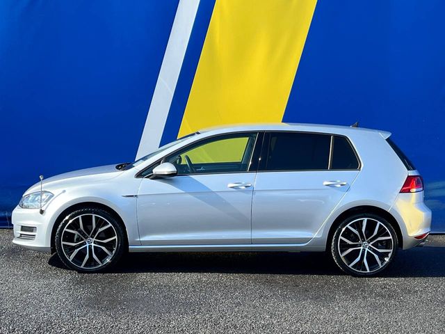 Image for 2016 Volkswagen Golf COMFORTLINE R-LINE PACK 1.2 TSI // NEW 19" DIAMOND CUT ALLOYS // BLUETOOTH MUSIC // DUAL ZONE CLIMATE CONTROL