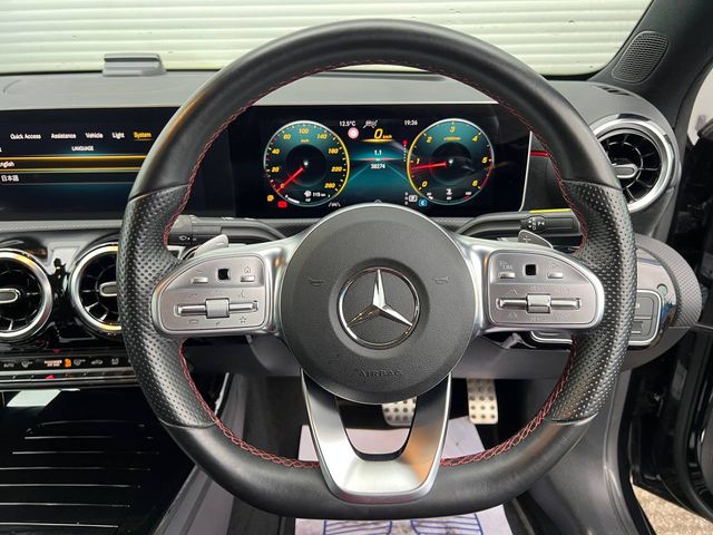 Image for 2020 Mercedes-Benz A Class A200d AMG-LINE PREMIUM PLUS AUTO // LOW MILEAGE // VIRTUAL COCKPIT // HEADS-UP DISPLAY