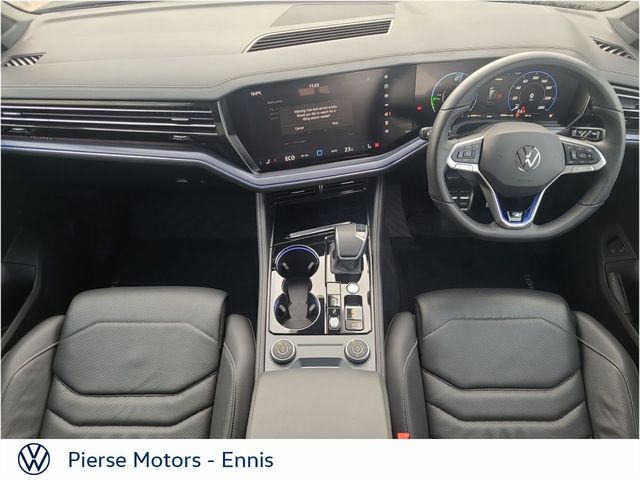 Image for 2025 Volkswagen Touareg 3.0 TSI PHEV 462HP R - Factory Hitch