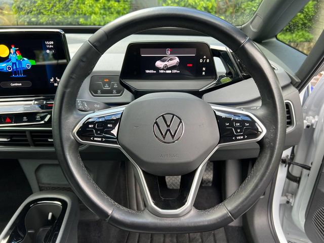Image for 2023 Volkswagen ID.3 LIFE 58KWH // APPLE CARPLAY/ANDROID AUTO // DUAL ZONE CLIMATE CONTROL // DIGITAL CLUSTER