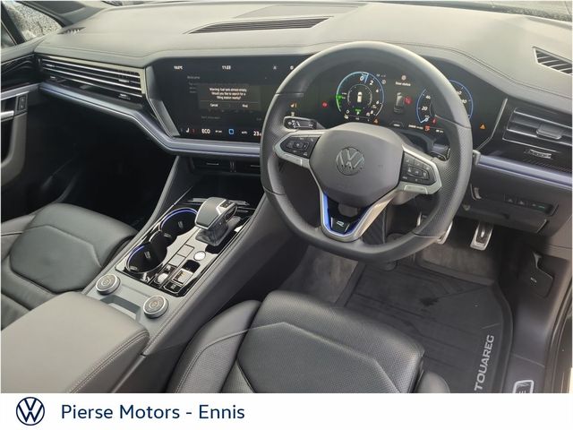 Image for 2025 Volkswagen Touareg 3.0 TSI PHEV 462HP R - Factory Hitch