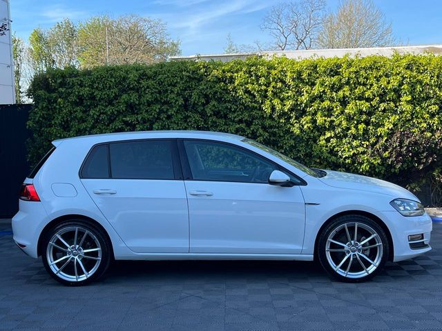Image for 2017 Volkswagen Golf R-LINE PACK 1.2 TSI // FULL SERVICE HISTORY // NEW 19" ALLOYS // APPLE CARPLAY/ANDROID AUTO