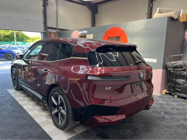 Image for 2022 BMW iX 2022 BMW IX AUTOMATIC / CRUISE CONTROL / 360° CAMERA / ELECTRIC MEMORY & HEATED SEATS / HEATED STEERING WHEEL / PANORAMIC SUNROOF / APPLE CARPLAY AND MORE