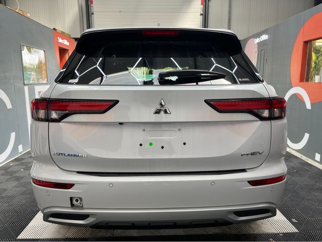 Image for 2024 Mitsubishi Outlander €45950 2024 MITSUBISHI OUTLANDER P 4W PHEV 2.4 AUTOMATIC / CRUISE CONTROL / 360° CAMERA / ELECTRIC MEMORY & HEATED SEATS / PADDLE SHIFTERS / 7 SEATS OPTION / HEATED STEERING WHEEL AND MORE