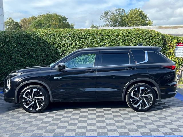 Image for 2022 Mitsubishi Outlander 7-SEATER 2.4 HYBRID AUTO // FULL SERVICE HISTORY // MASSAGE SEATS // HEADS-UP DISPLAY