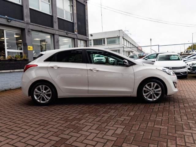 Image for 2014 Hyundai i30 1.4 T-GDI SE EDITION 100BHP 5DR HATCHBACK // STUNNING CAR FINISHED IN WHITE // BUY WITH CONFIDENCE AA AND SIMI APPROVED DEALER 2025 // FINANCE ARRANGED // ALL TRADE INS WELCOME // 