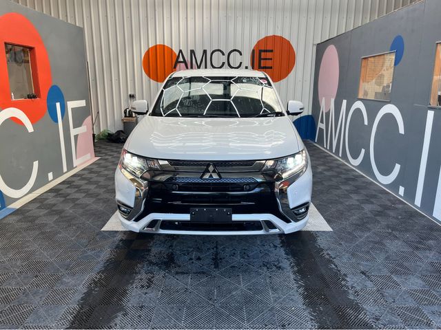 Image for 2020 Mitsubishi Outlander OUTLANDER 2.4 HYBRID / 63k KMs / HEATED SEATS + WHEEL / REVERSE CAMERA , ADAPTIVE CRUISE & MORE