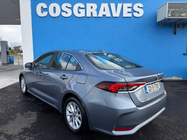 Image for 2022 Toyota Corolla 1.8 Hybrid Luna Saloon * REVERSING CAMERA / APPLE CAR PLAY * 