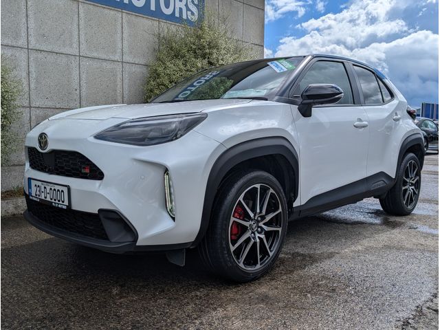 Image for 2023 Toyota Yaris Cross GR SPORT HYBRID AUTOMATIC 1.5 PETROL //LOW MILES//360 PARKING CAMERAS//KEYLESS ENTRY//ADAPTIVE CRUISE CONTROL//