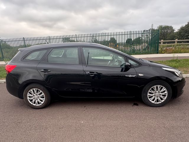 Image for 2013 Kia Ceed SW CRDI Excellent Condition! BLUETOOTH AIR CON, Six speed transmission, Rear Parking Sensors, Multi-Function Steering Wheel