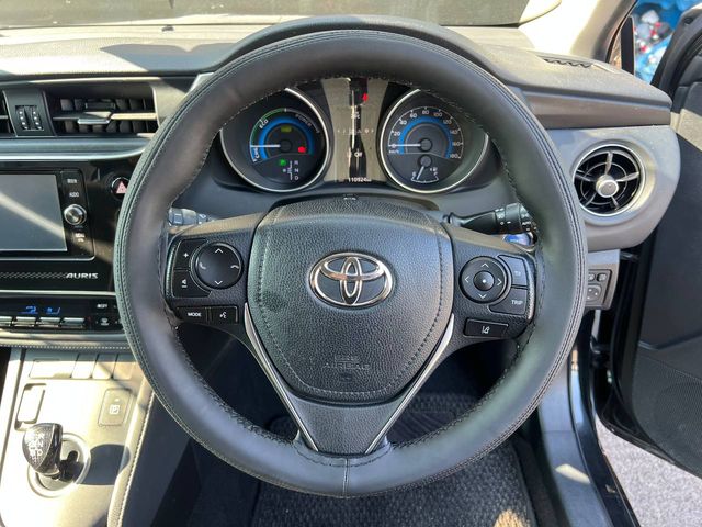 Image for 2017 Toyota Auris 1.8 HYBRID // HALF LEATHER INTERIOR // LANE ASSIST // REVERSE CAMERA