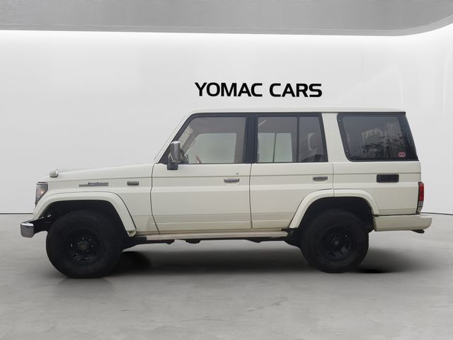 Image for 1993 Toyota Landcruiser 8 seater SX AUTO AWD -- ONE OWNER -- CHEAP TAX & EXCELLENT CONDITION