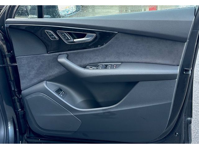 Image for 2025 Audi Q7 BLACK EDITION TFSI E Q QUATTRO