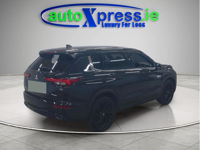 Image for 2023 Mitsubishi Outlander PHEV 4WD BLACK EDITION, Low mileage, Reversing camera