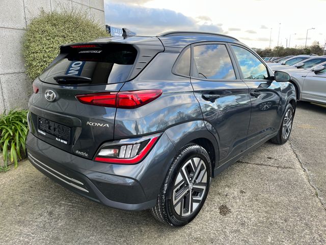 Image for 2022 Hyundai Kona EV PREMIUM 64KWH //HEATED SEATS AND STEERING WHEEL//KRELL SOUND SYSTEM//SAT NAV//