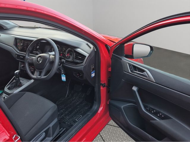 Image for 2018 Volkswagen Polo 1.0 AUTOMATIC * NEW MODEL * LOW KMS * 182 REG * AIR CON * CRUISE CONTROL * *