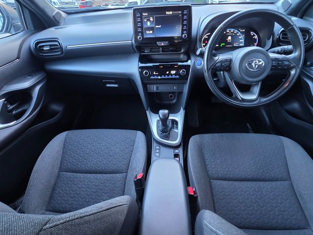 Image for 2023 Toyota Yaris Cross 1.5 HYBRID LUNA SPORT AUTOMATIC // REVERSE CAMERA