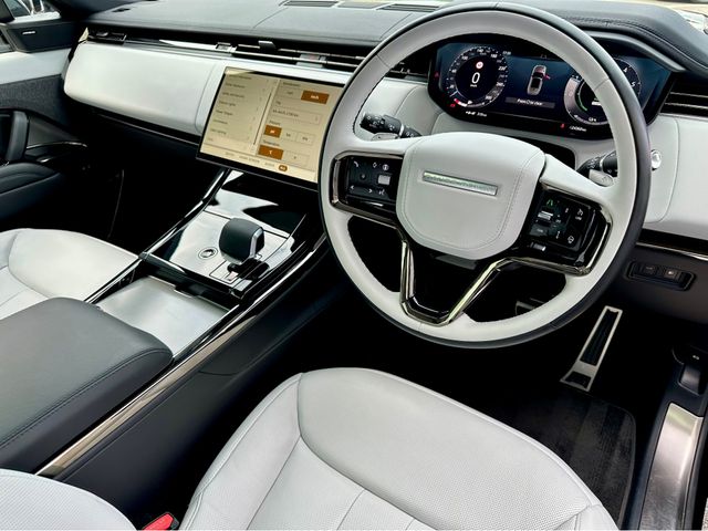 Image for 2024 Land Rover Range Rover Sport DYNAMIC SE P460E