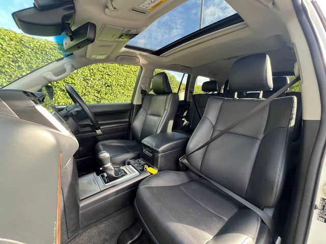Image for 2023 Toyota Landcruiser PRADO TX L-PACKAGE AWD 7-SEATER 2.8 DIESEL AUTO // OPENING SUNROOF // LEATHER HEATED & COOLED SEATS // PARKING SENSORS