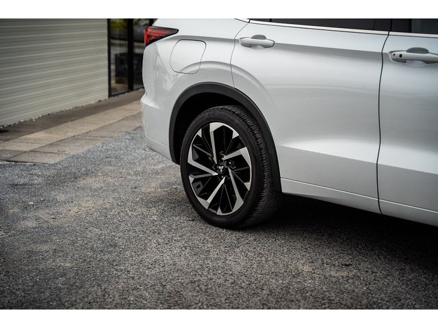 Image for 2023 Mitsubishi Outlander 
