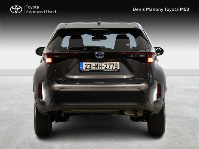 Image for 2023 Toyota Yaris Cross Luna Hybrid