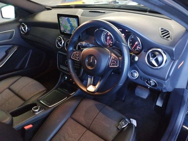 Image for 2017 Mercedes-Benz GLA Class GLA180 1.6 AUTOMATIC - BLACK HALF LEATHER - PADDLE SHIFT - ELECTRIC BOOT - REVERSE CAMERA