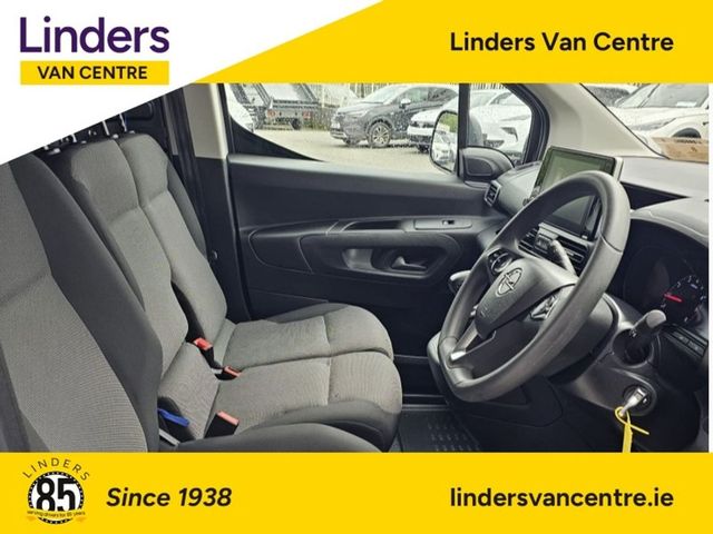 Image for 2023 Opel Combo 3 SEATS LOW KMS