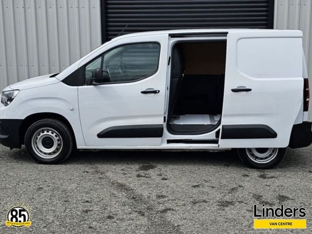 Image for 2023 Opel Combo 3 SEATS LOW KMS