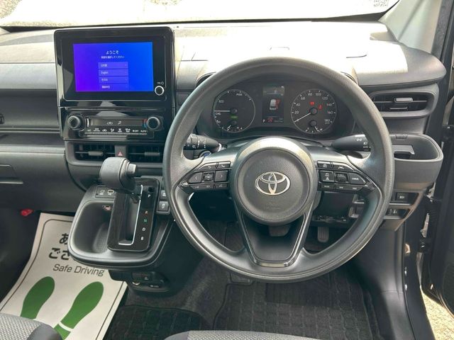 Image for 2023 Toyota Sienta 1.5 HYBRID AUTOMATIC 7 SEATER - POWER SLIDING DOORS - PUSH BUTTON STOP/START - CRUISE CONTROL - BLIND SPOT MONITORING - REAR CAMERA
