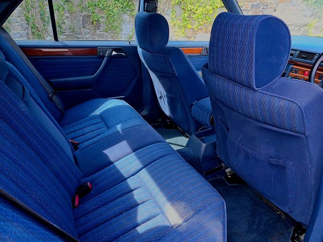 Image for 1991 Mercedes-Benz E 300 3.0 Petrol Automatic