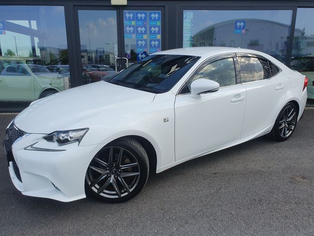 Image for 2015 Lexus IS 300h F-SPORT 2.5 HYBRID