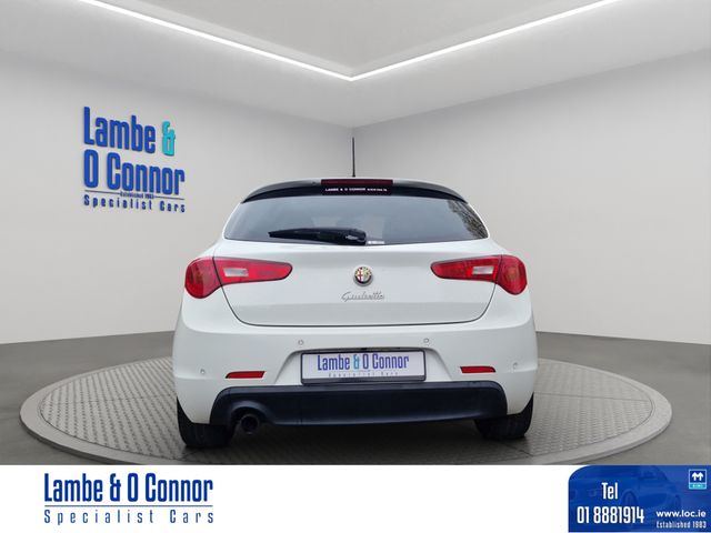 Image for 2016 Alfa Romeo Giulietta 1.4 AUTOMATIC * SPORTIVIA * LEATHER * HEATED SEATS * 162 REG * REVERSE CAMERA * CARPLAY / ANDROID APPS * BEST AVAILABLE * 