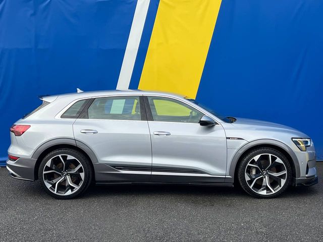 Image for 2022 Audi e-tron RS-PERFORMANCE 50 QUATTRO AUTO // NEW 22" RSQ8 ALLOYS // LEATHER POWERED & HEATED SEATS // APPLE CARPLAY/ANDROID AUTO