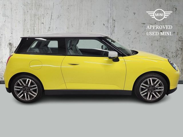 Image for 2024 Mini Cooper E Classic