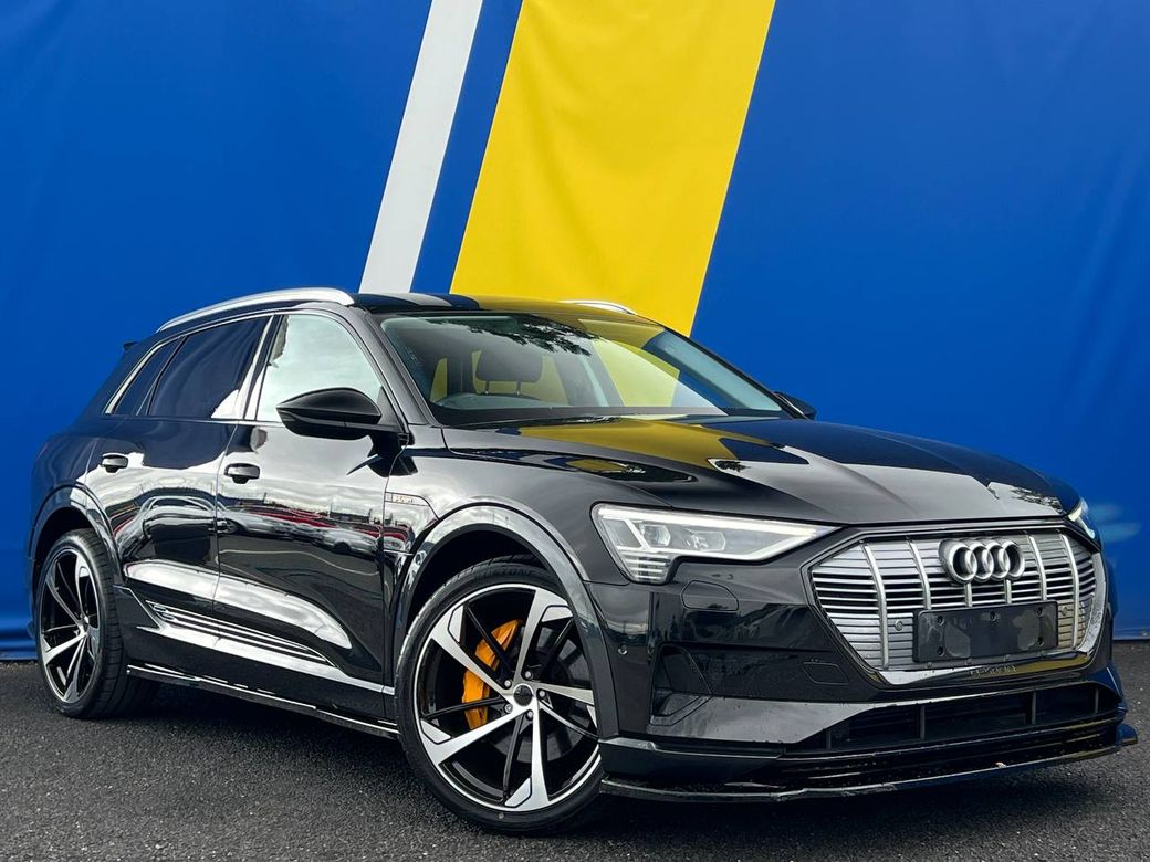 Image for 2021 Audi e-tron 50 QUATTRO RS-PERFORMANCE // NEW 22" RSQ ALLOYS // ADAPTIVE AIR SUSPENSION // APPLE CARPLAY/ANDROID AUTO