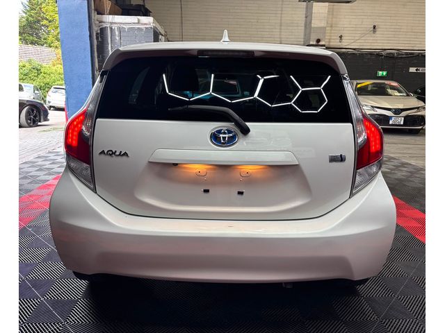 Image for 2015 Toyota Aqua 